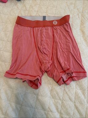 lululemon athletica Men’s Coral Red Microstripe Boxer Briefs